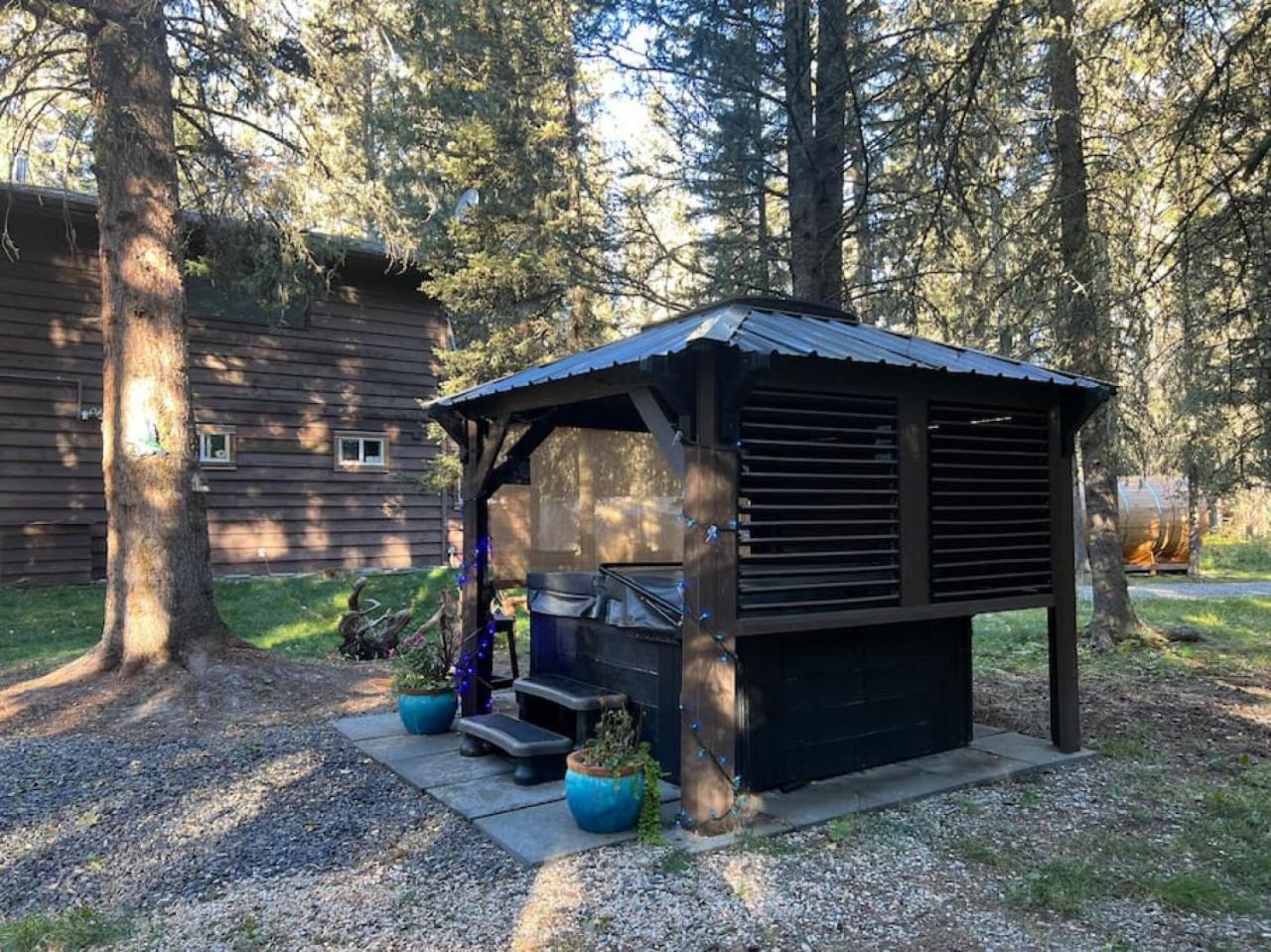 Rustic Cozy Cabin With Hot Tub Bragg Creek Buitenkant foto